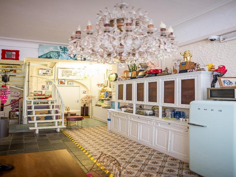 Urban Dreams Bed And Breakfast image