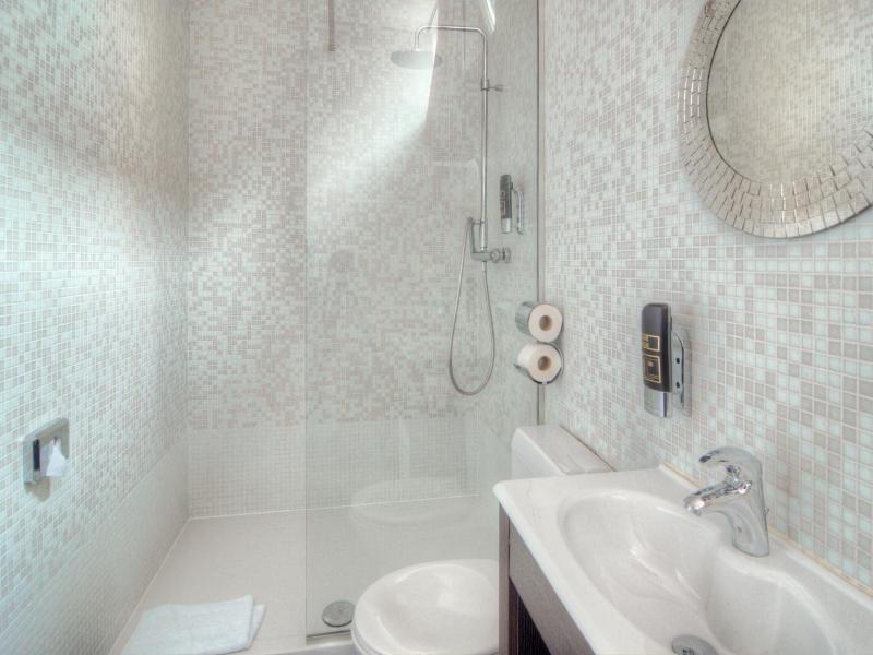 Urban Dreams Bed And Breakfast image