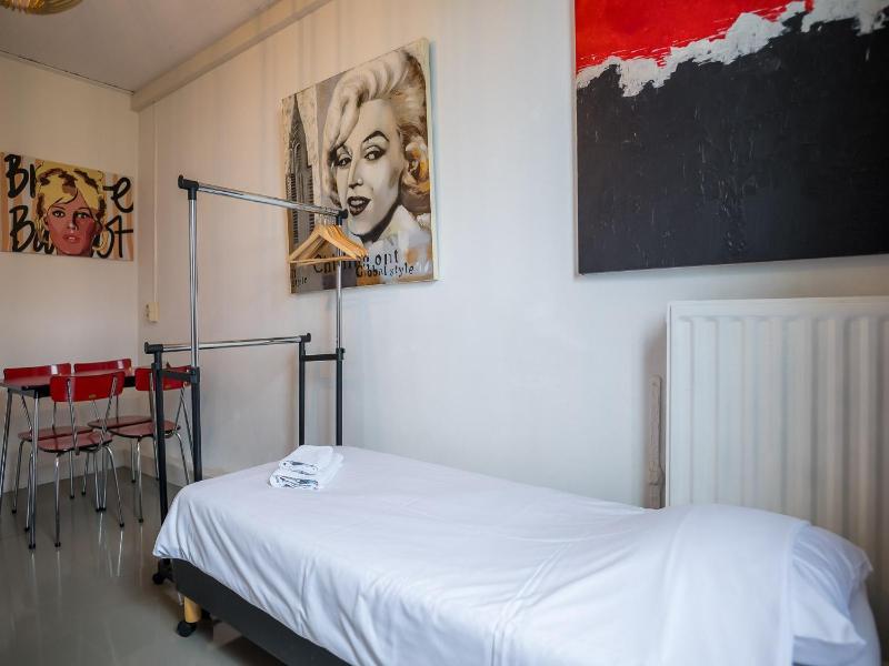 Urban Dreams Bed And Breakfast image