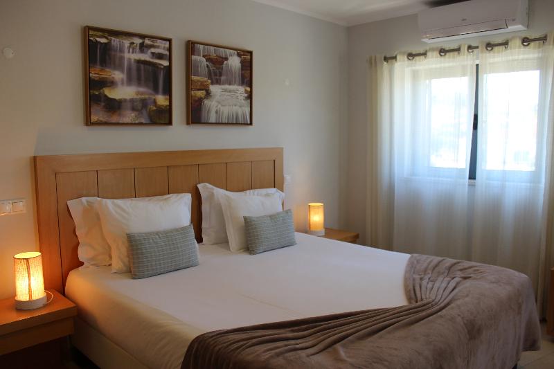 Vicentina Hotel image