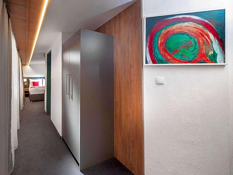 Familien Und Sporthotel Hohlenstein image