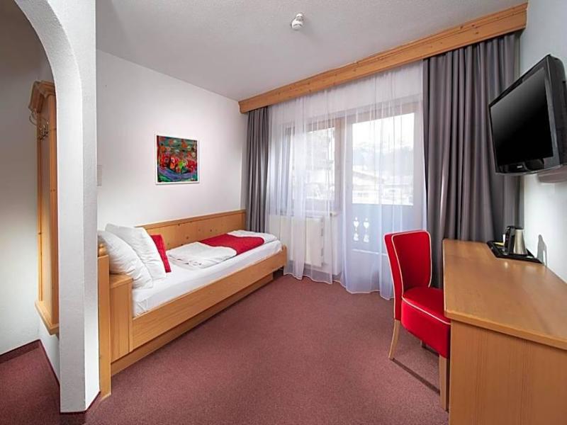 Familien Und Sporthotel Hohlenstein image