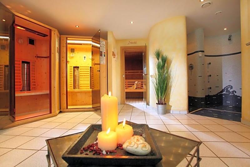 Sport- Und Familienhotel Klausen image