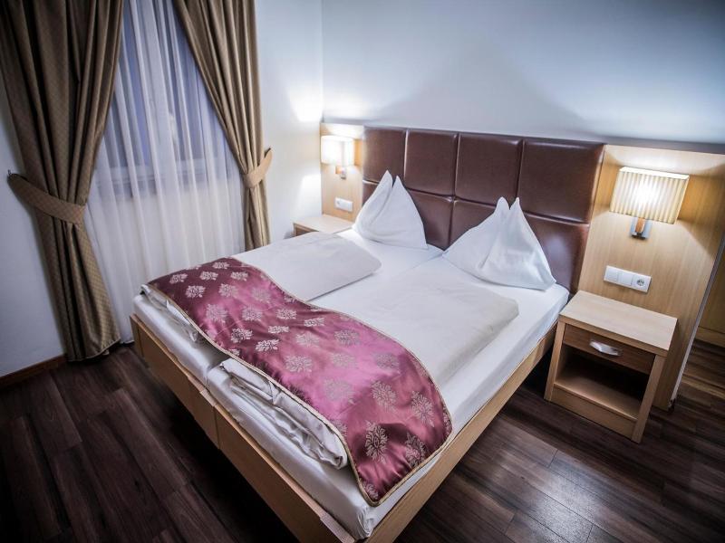 Hotel Guter Hirte image