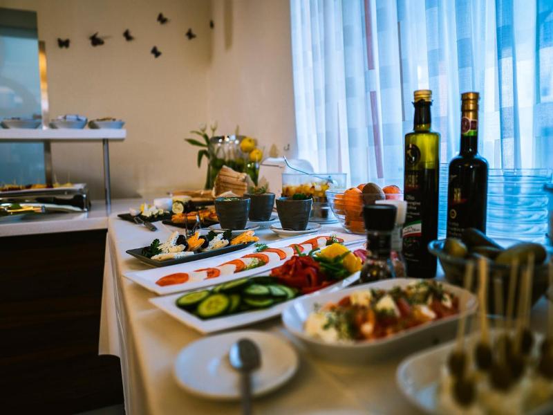 Hotel Guter Hirte image