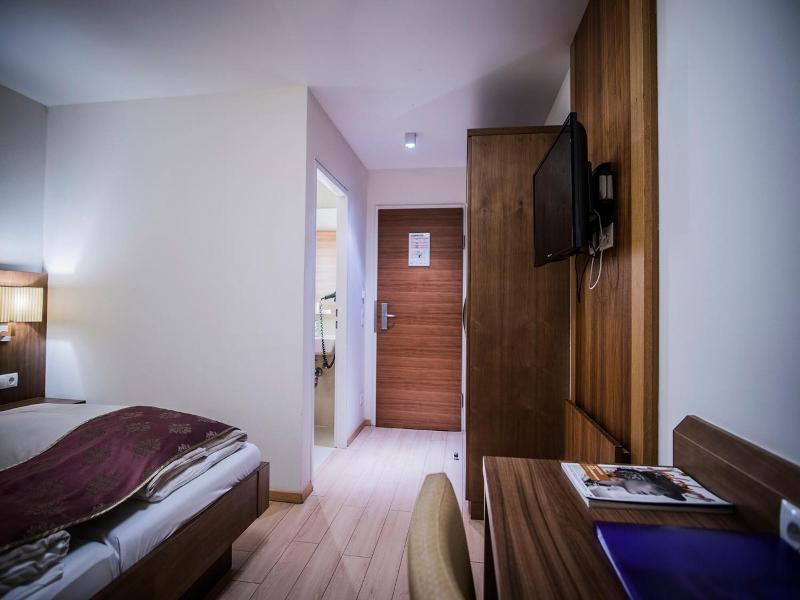 Hotel Guter Hirte image