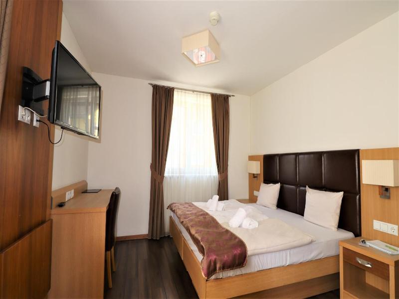 Hotel Guter Hirte image