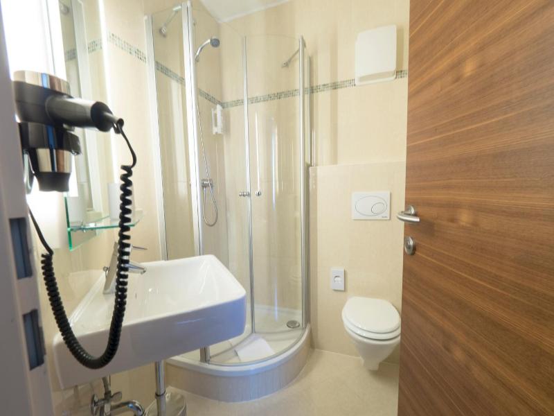 Hotel Guter Hirte image