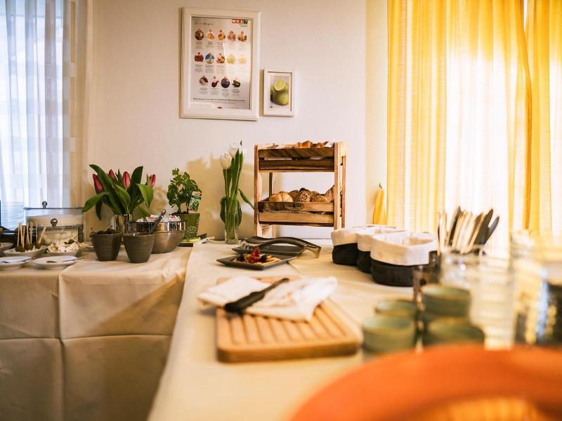 Hotel Guter Hirte image
