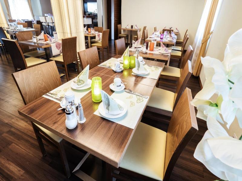 Hotel Guter Hirte image