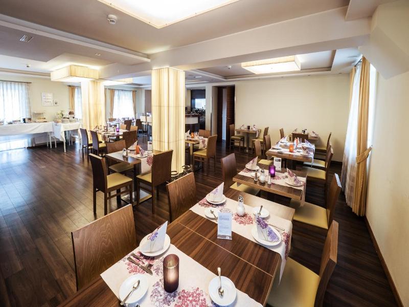 Hotel Guter Hirte image