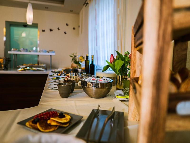 Hotel Guter Hirte image