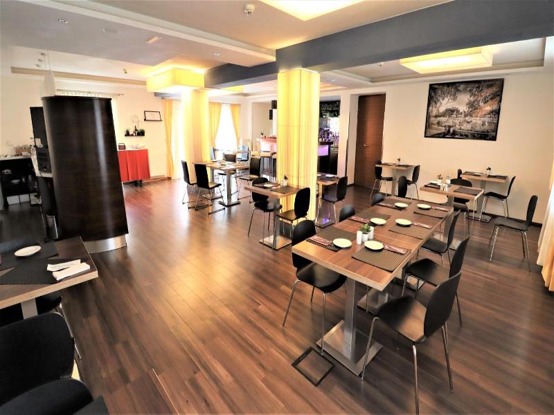 Hotel Guter Hirte image