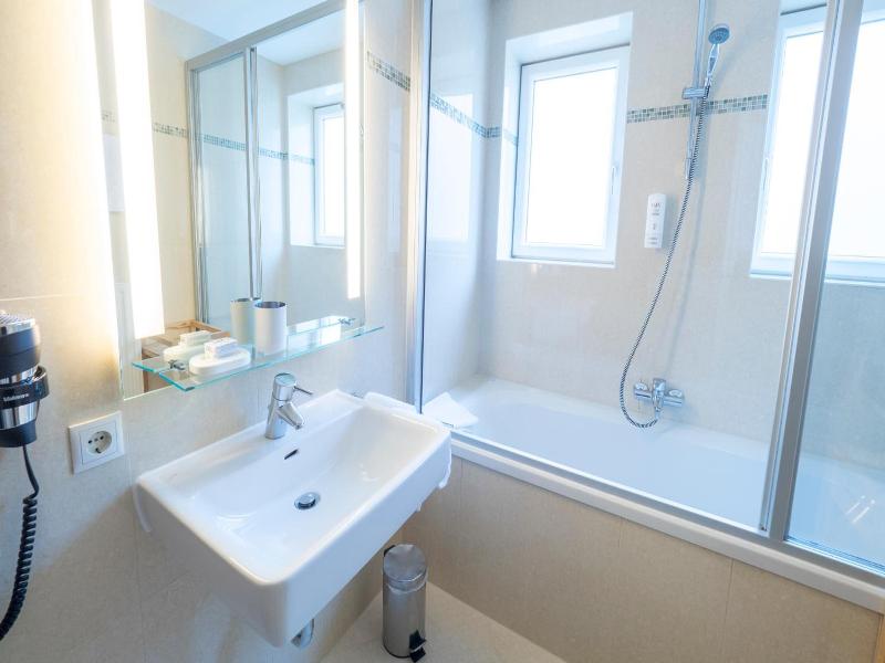 Hotel Guter Hirte image