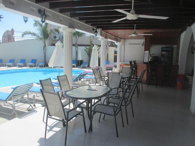 Tsialis Hotel Apts image