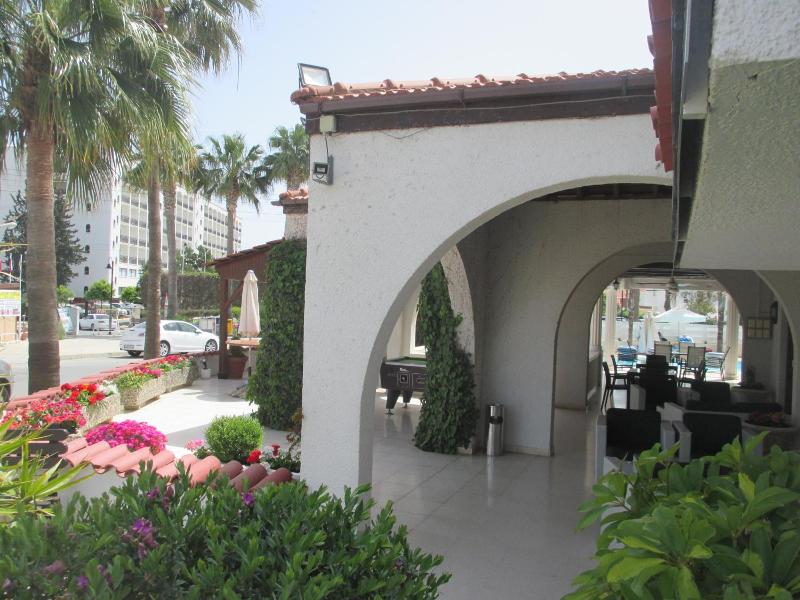 Tsialis Hotel Apts image