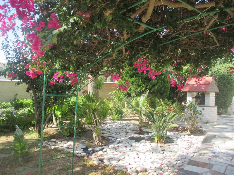 Tsialis Hotel Apts image