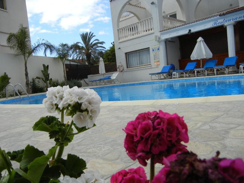 Tsialis Hotel Apts image