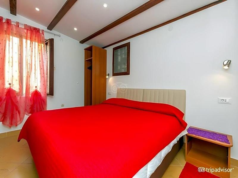 Garden Apartment Hotel image