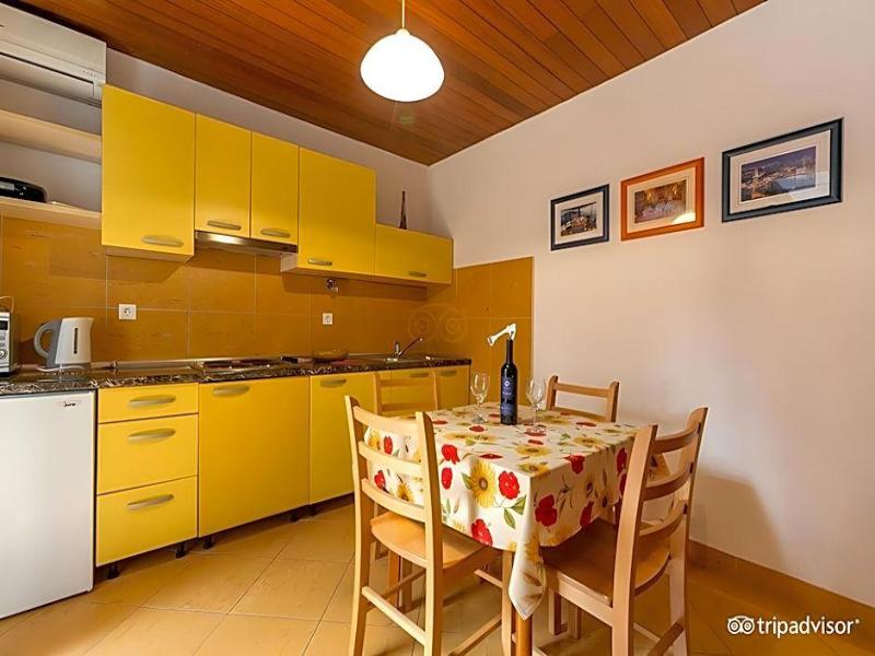 Garden Apartment Hotel image