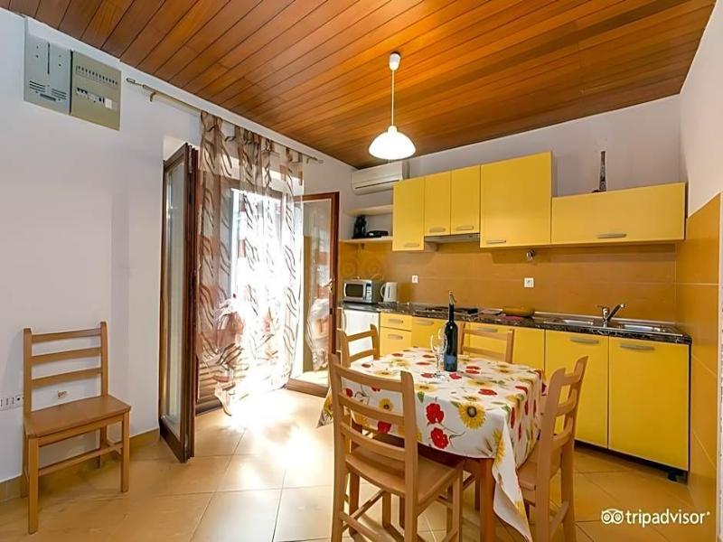 Garden Apartment Hotel image