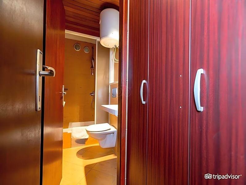 Garden Apartment Hotel image