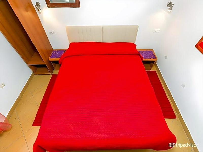 Garden Apartment Hotel image