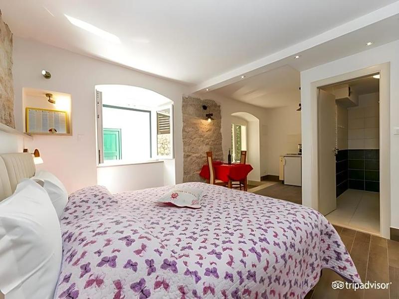 Garden Apartment Hotel image