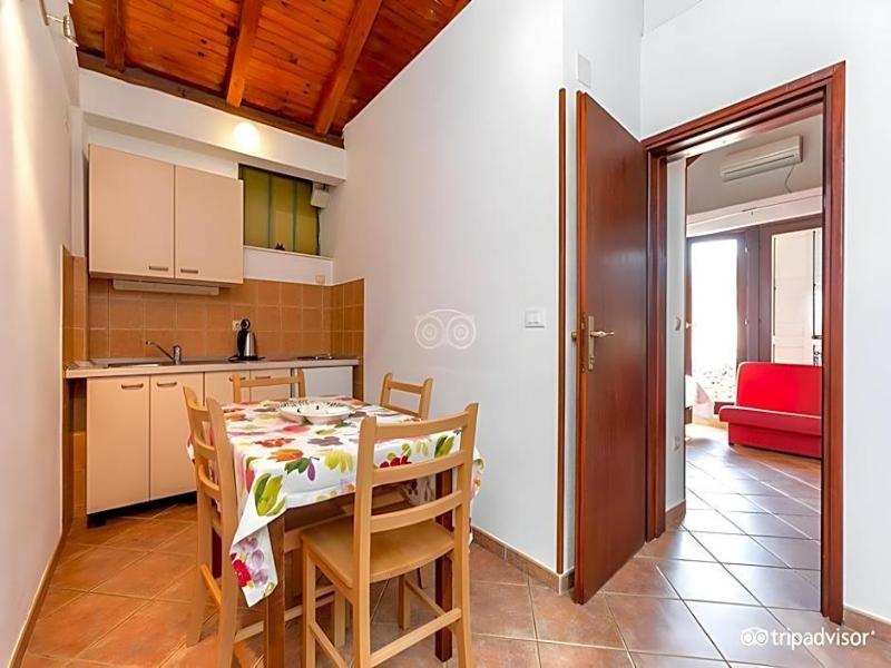Garden Apartment Hotel image