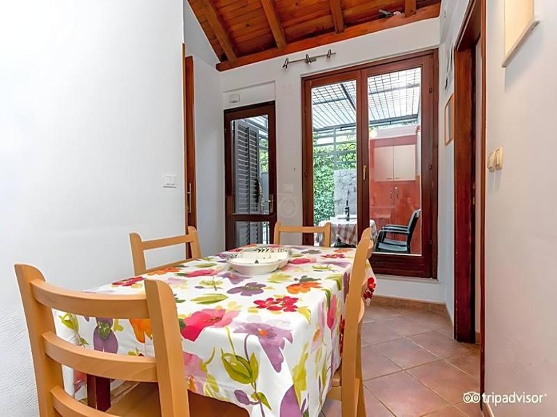 Garden Apartment Hotel image