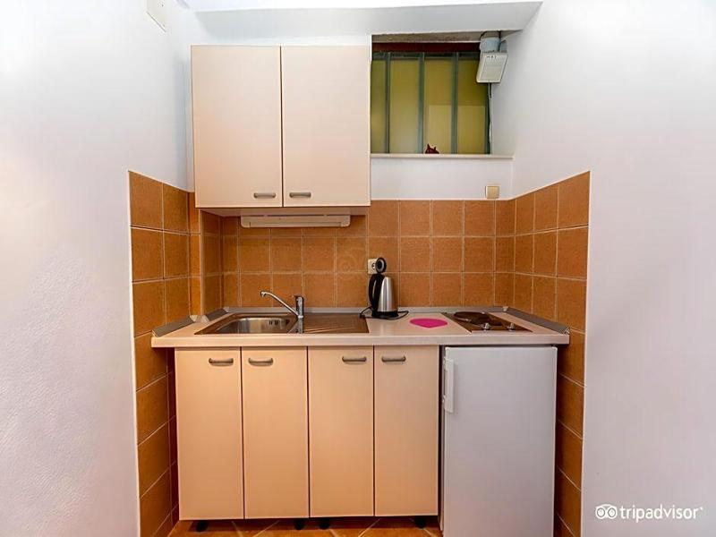 Garden Apartment Hotel image