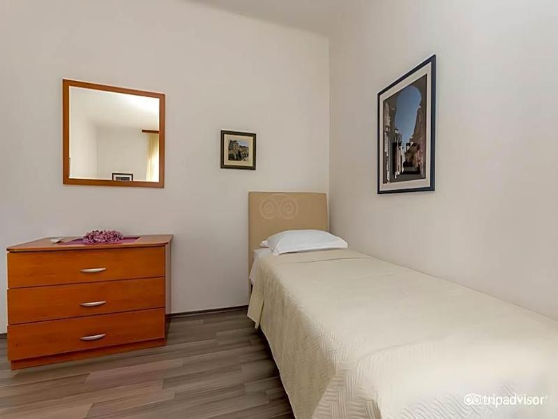 Garden Apartment Hotel image