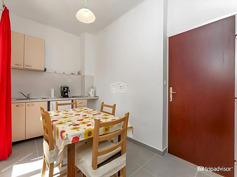 Garden Apartment Hotel image