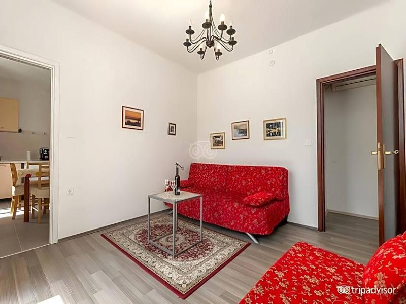 Garden Apartment Hotel image
