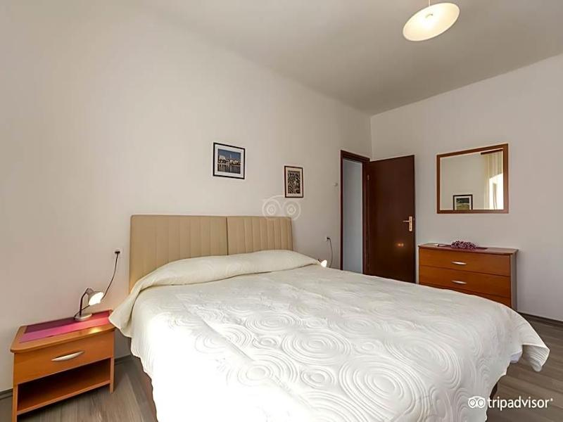 Garden Apartment Hotel image