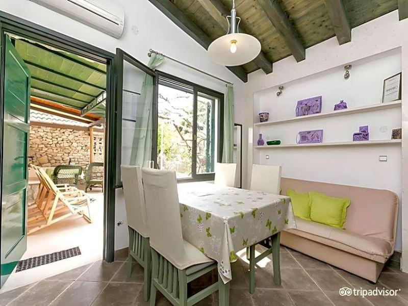 Garden Apartment Hotel image
