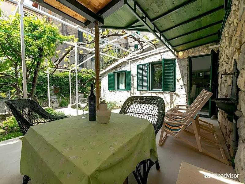Garden Apartment Hotel image