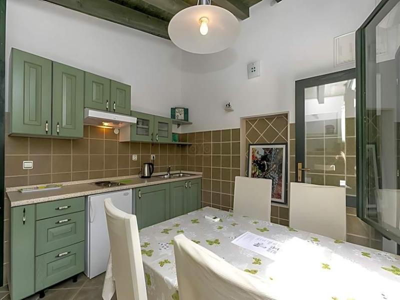 Garden Apartment Hotel image