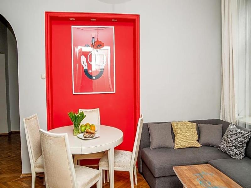Red Kurka Apartments image