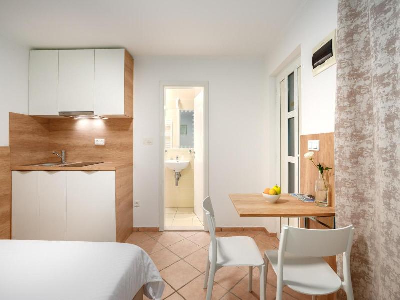 Rooms & Apartments Buble image