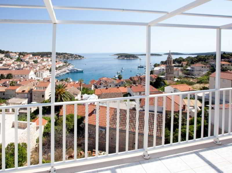 Apartments And Rooms Bonkan image