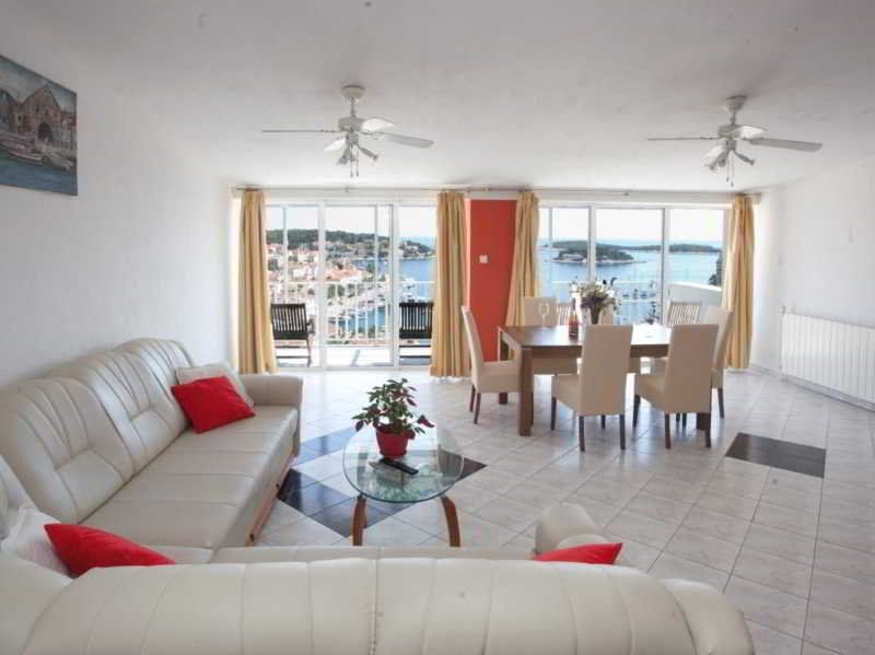 Apartments And Rooms Bonkan image
