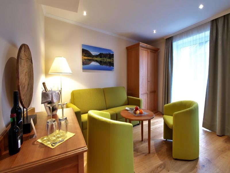 Seeböckenhotel Zum Weißen Hirschen image