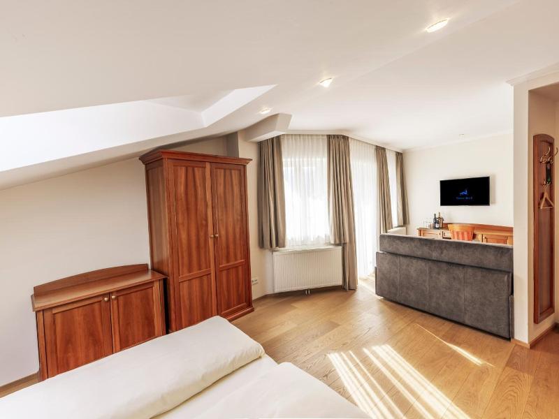 Seeböckenhotel Zum Weißen Hirschen image