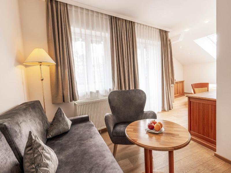 Seeböckenhotel Zum Weißen Hirschen image
