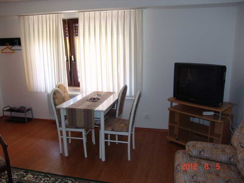 Apartments Lana image