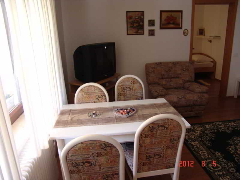 Apartments Lana image