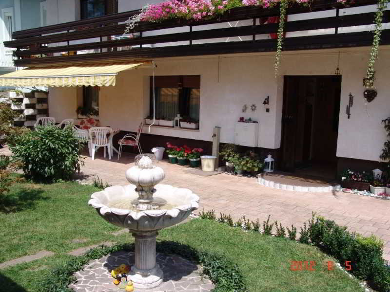 Apartments Lana image