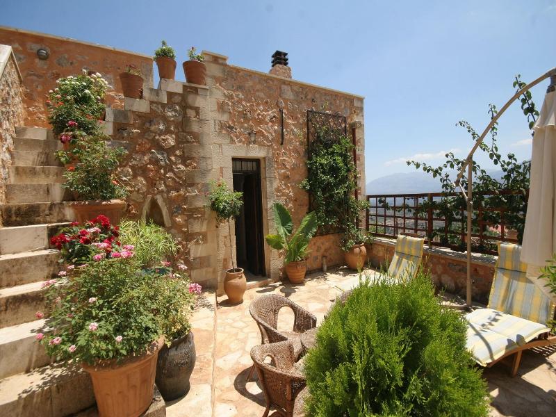 Samonas, Traditional Villas image