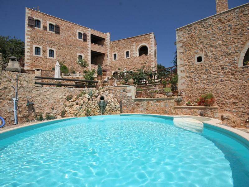 Samonas, Traditional Villas image